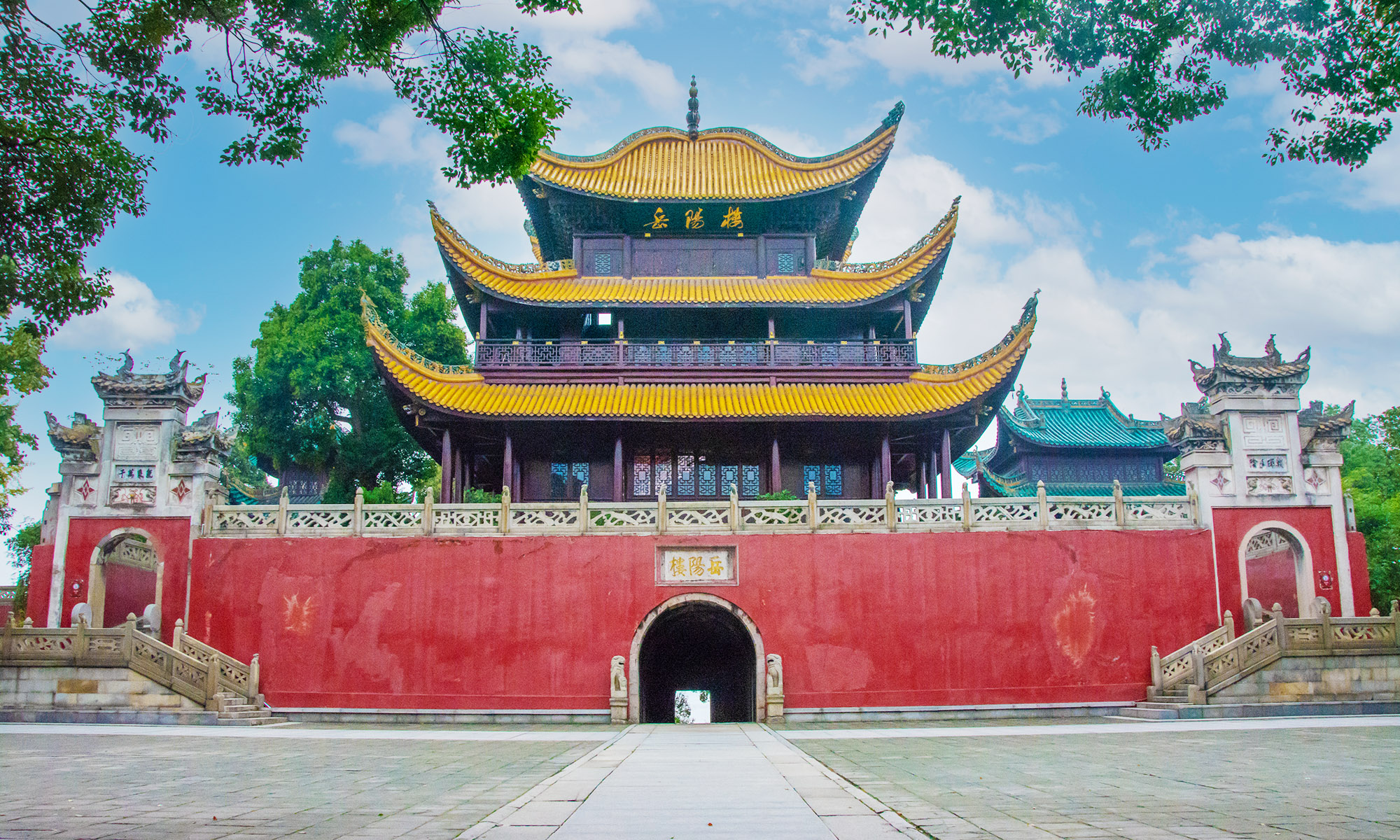 A scenic view of Yueyang Tower Junshan Island