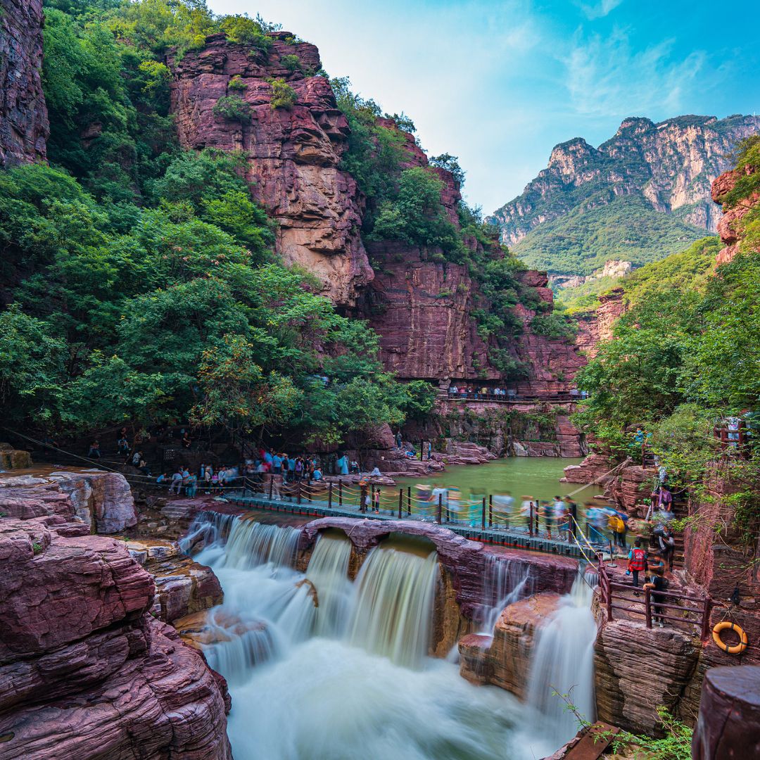 A scenic view of Yuntai Mountain