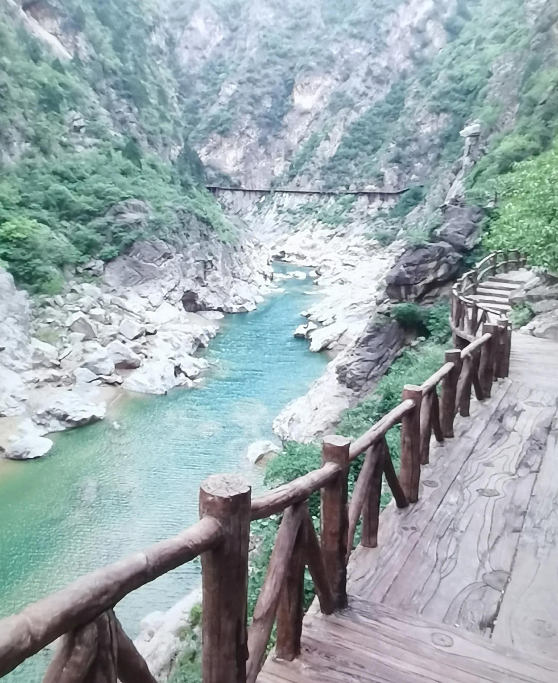 A scenic view of zheng_guo_canal_head_ruins