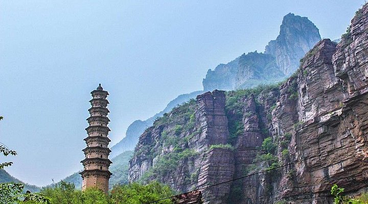 A scenic view of Zhengzhou Shang City Ruins